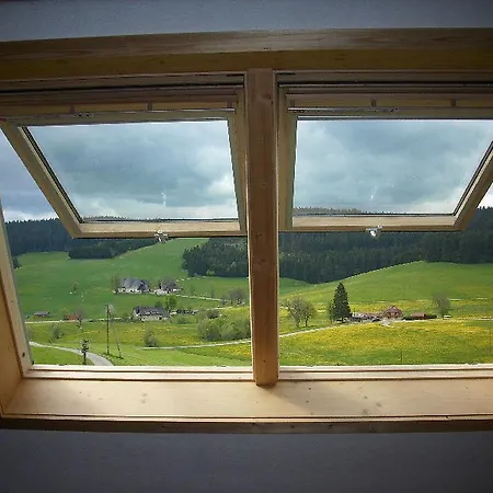 Buhlhof Waldau تيتيسي نيوستادت